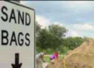 DIY Sandbag Giveaway in North Lauderdale for Storm Preparation news-05102024-204602