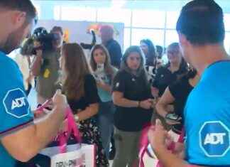 Miami Marlins Donate $33,000 to Joe DiMaggio Children’s Hospital in Hollywood | WSVN 7News news-15102024-202520