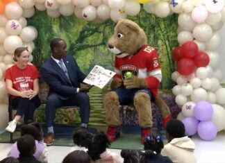 Promoting Early Literacy: Broward Schools Participate in Read for the Record Event | WSVN 7News news-22102024-010721