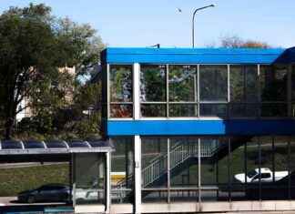 Title: Reasons for Declining Ridership on the Westbound Blue Line news-23102024-000609