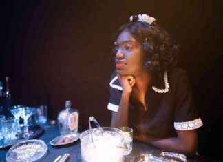 Stark Comedy: A Review by Chicago Reader news-23102024-190754