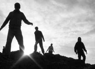 Swirlies Shoegaze Misfits Return to the Road with New Style – Chicago Reader news-26102024-052152