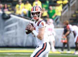 Oregon Ducks Football Dominates No. 20 Illinois in 38-9 Victory news-27102024-222149