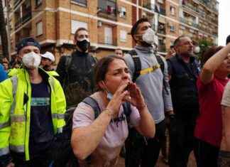 King of Spain Faces Angry Crowds and Egg-Throwing in Flood-Hit Valencia news-04112024-052918