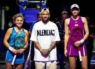 Neymar Surprises Jasmine Paolini and Elena Rybakina at WTA Finals Coin Toss news-04112024-100247