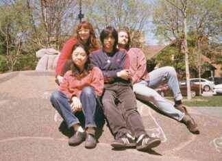 Sunshy: Shoegaze Prodigies Release Dazzling Debut – Chicago Reader news-05112024-184702