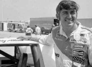 Bobby Allison, NASCAR Legend and Daytona 500 Winner, Passes Away at 86 news-10112024-045856