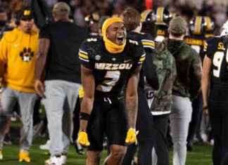Exciting Fourth Quarter Action Leads Mizzou to 30-23 Victory news-10112024-103932