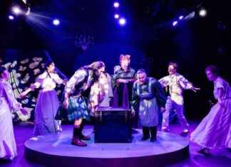 Discover the Blooming Secret Garden at Theo – Chicago Reader news-20112024-093405