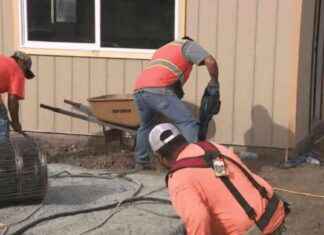 Rebuilding Efforts in Southcrest Community After Floods: Preparing for the Holidays news-27112024-081709