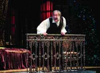The Evolution of Scrooge: A Modern Take on the Classic Tale news-28112024-135656