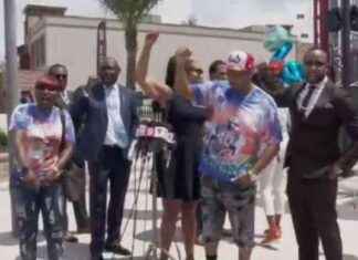 $310 Million Jury Award for Parents of Teen Killed in Orlando Amusement Park Fall 310-million-jury-award-for-parents-of-teen-killed-in-orlando-amusement-park-fall