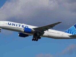 body-found-in-wheel-well-of-plane-at-maui-airport-on-christmas-eve