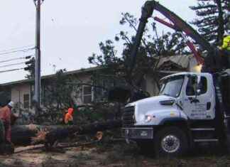 California Tornado Injures 5 and Flips Vehicles: City North of Santa Cruz Impact california-tornado-njures-5-and-flips-vehicles-city-north-of-santa-cruz-mpact