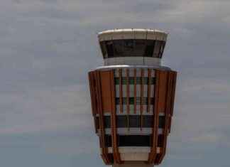 Christmas Day Tragedy: 3 Shot, 1 Stabbed at Phoenix Airport in Family Dispute christmas-day-tragedy-3-shot-1-stabbed-at-phoenix-airport-in-family-dispute