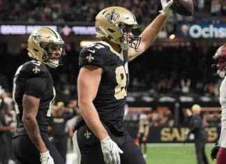Controversial Clock Stoppage mars Commanders-Saints NFL Game controversial-clock-stoppage-mars-commanders-saints-nfl-game