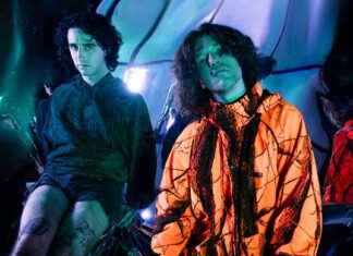 Exploring the Fusion of Hardcore Punk and Rave Music with Machine Girl exploring-the-fusion-of-hardcore-punk-and-rave-music-with-machine-girl