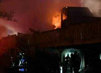 Fire Destroys Condo Complex in Long Island fire-destroys-condo-complex-in-long-sland