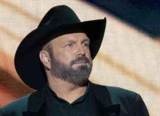 Garth Brooks Sexual Assault Lawsuit: Judge Pauses Dismissal Attempt garth-brooks-sexual-assault-lawsuit-judge-pauses-dismissal-attempt