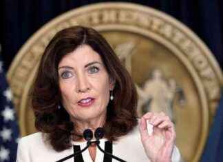 Hochul’s ‘Inflation Refunds’ Criticized by Economic Experts: Analysis and Impact hochuls-nflation-refunds-criticized-by-economic-experts-analysis-and-mpact