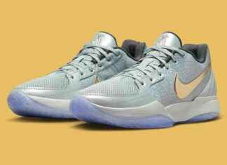 Ja Morant Celebrates Christmas with Nike Ja 2 Christmas Tree Topper ja-morant-celebrates-christmas-with-nike-ja-2-christmas-tree-topper