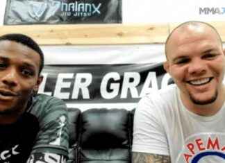 Jamahal Hill endorsed by Anthony Smith to defeat Jiri Prochazka at UFC 311 jamahal-hill-endorsed-by-anthony-smith-to-defeat-jiri-prochazka-at-ufc-311