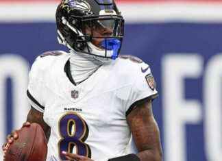 Lamar Jackson Throws 5 Touchdowns in Dominant Win Against Giants lamar-jackson-throws-5-touchdowns-in-dominant-win-against-giants