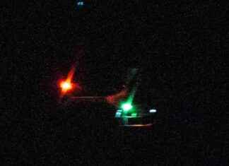 Mysterious Drones Shutting Down Airports: N.Y. Gov. Calls for Federal Assistance mysterious-drones-shutting-down-airports-ny-gov-calls-for-federal-assistance