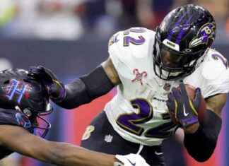 Netflix Breaks Streaming Records with Christmas NFL Games netflix-breaks-streaming-records-with-christmas-nfl-games