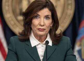 New Title: Hochul Signs Bill Charging Oil and Gas Firms $75B, Critics Fear Passing Costs to Customers new-title-hochul-signs-bill-charging-oil-and-gas-firms-75b-critics-fear-passing-costs-to-customers