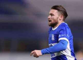 Chris Davies Discusses Alfie May’s Position Change and Promise to Striker news-01122024-170516