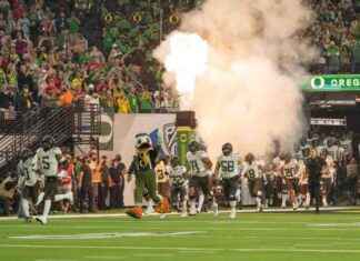 Oregon’s Potential College Football Playoff Paths news-01122024-171044