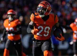 Cam Taylor-Britt Intercepts Russell Wilson, Returns 51 Yards for Touchdown news-02122024-024105