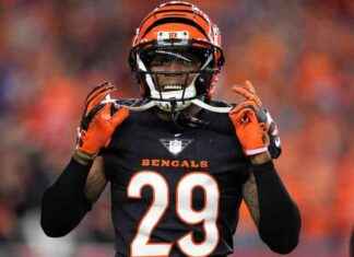 Former Nebraska Football Player Scores Interception Touchdown vs Pittsburgh Steelers news-02122024-024916