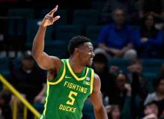 Oregon Men’s Basketball Rises to Top 15 Rankings After Players Era Festival Win news-03122024-011537