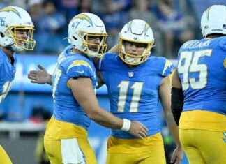 NFL Chargers Successfully Execute Rare Free Kick Field Goal, Last Achieved in 1976 nfl-chargers-successfully-execute-rare-free-kick-field-goal-last-achieved-in-1976