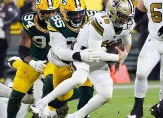 Packers Secure Playoff Berth with Impressive Victory Against Saints packers-secure-playoff-berth-with-mpressive-victory-against-saints