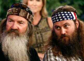 Phil Robertson Battles Blood Disorder, Fractured Back, and Possible ‘Ministrokes’ – Health Update and Challenges phil-robertson-battles-blood-disorder-fractured-back-and-possible-ministrokes-health-update-and-challenges