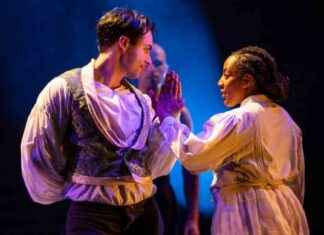 Review: A Christmas Carol – Too Many Ideas for a Minimalist Show review-a-christmas-carol-too-many-deas-for-a-minimalist-show