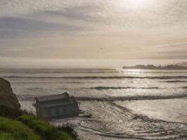 santa-cruz-pier-partially-collapses-amid-high-surf-coastal-city-damage