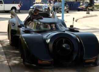 Superhero Parade: 5-Year-Old Battling Leukemia Rides Batmobile – Salah Foundation Children’s Hospital Event superhero-parade-5-year-old-battling-leukemia-rides-batmobile-salah-foundation-childrens-hospital-event