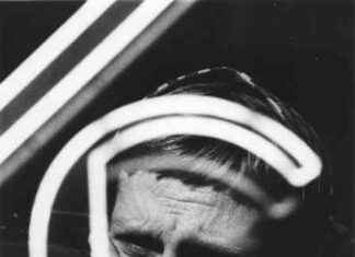 The Inspiring Work Ethic of a Chicago Artist: A Story of Dedication and Passion the-nspiring-work-ethic-of-a-chicago-artist-a-story-of-dedication-and-passion