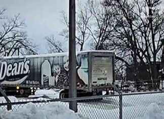 Train Accident Caught on Camera: Truck Stuck on Snowy Tracks – Weather Channel Videos train-accident-caught-on-camera-truck-stuck-on-snowy-tracks-weather-channel-videos