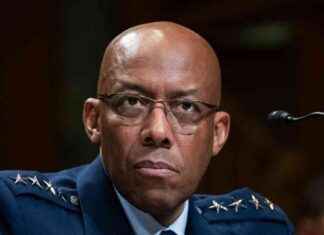 Trump Considers Retaining Joint Chiefs Chairman After Meeting – Sources trump-considers-retaining-joint-chiefs-chairman-after-meeting-sources