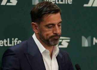 Aaron Rodgers hints at possible retirement after Jets vs. Dolphins finale aaron-rodgers-hints-at-possible-retirement-after-jets-vs-dolphins-finale