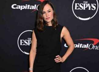 Jennifer Garner Opens Up About Coping with Loss in LA Wildfires jennifer-garner-opens-up-about-coping-with-loss-in-la-wildfires