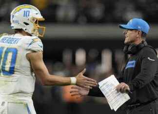 Jim Harbaugh’s Chargers: Ready for Playoff Run Under Hernández jim-harbaughs-chargers-ready-for-playoff-run-under-hernndez