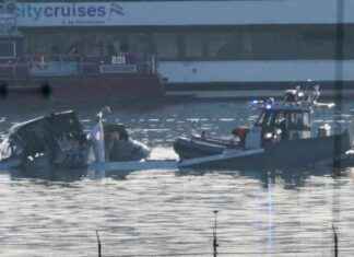 Investigation into Air Traffic Control Staffing After DC Plane Crash nvestigation-into-air-traffic-control-staffing-after-dc-plane-crash