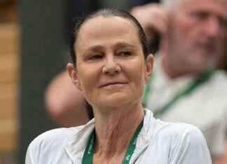 Pam Shriver’s Grand Slam Trophies Stolen During Wildfire Evacuation pam-shrivers-grand-slam-trophies-stolen-during-wildfire-evacuation