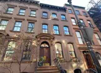 ‘Sex and the City’ Brownstone in NYC to Get Gate Due to Tourist Traffic sex-and-the-city-brownstone-in-nyc-to-get-gate-due-to-tourist-traffic